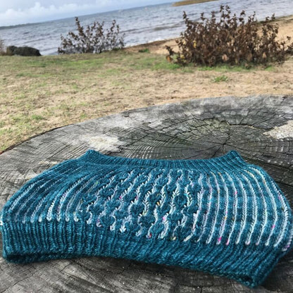 Col Fier Comme Un Paon